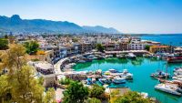 Cipru ridică majoritatea restricţiilor de călătorie legate de COVID-19