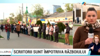 Mai mulţi membri ai Uniunii Scriitorilor au protestat în faţa Ambasadei Federaţiei Ruse de la Chişinău împotriva războiului ruso-ucrainean