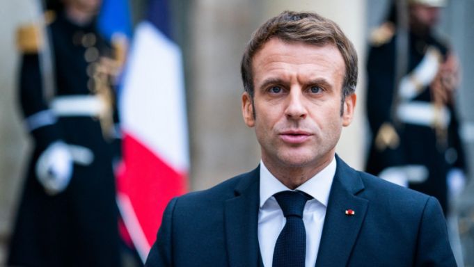 Macron: Franţa livrează Ucrainei tunuri Caesar şi rachete antitanc