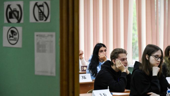 The Guardian: Rusia vrea să predea copiilor propaganda pro-război în şcoli pentru a rescrie istoria şi a justifica invadarea Ucrainei