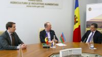Companii azere sunt dispuse să iniţieze proiecte comune cu producători agricoli din R. Moldova