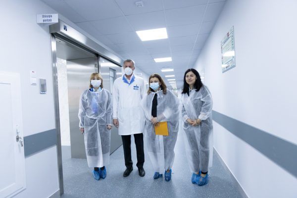 UNFPA şi Guvernul SUA au livrat spitalelor din R. Moldova un lot de zece tone cu truse medicale în domeniul obstetricii şi ginecologiei