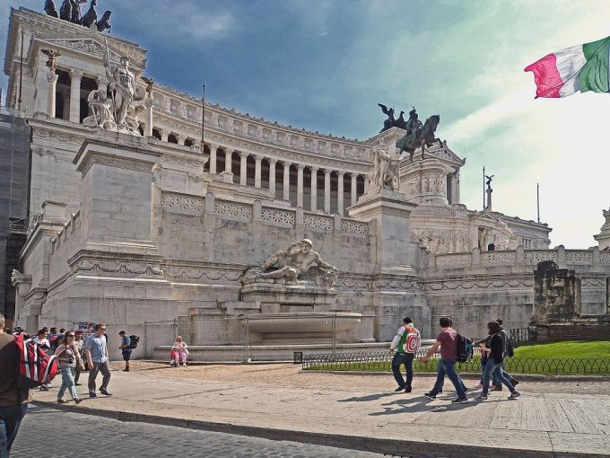 Ambasada Republicii Moldova la Roma aduce precizări despre noile condiţii de călătorie în Italia