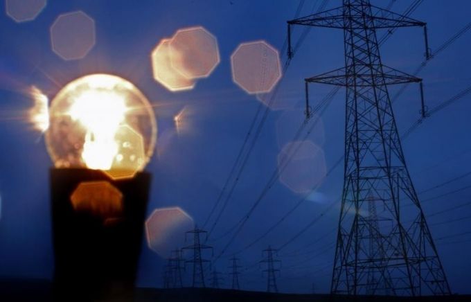 ANRE a amânat din nou intrarea în vigoare a regulilor pieţei energiei electrice