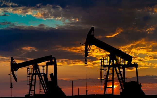 Preţul petrolului a crescut după ce Uniunea Europeană a confirmat un embargo privind petrolul rusesc