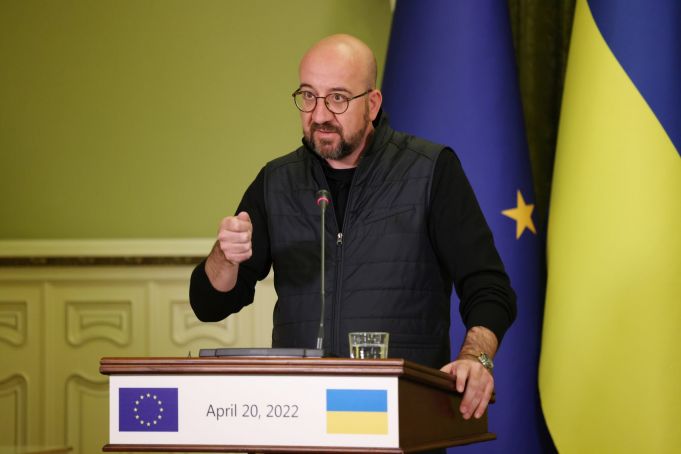 Charles Michel pledează pentru utilizarea activelor confiscate de la oligarhii ruşi în reconstrucţia Ucrainei