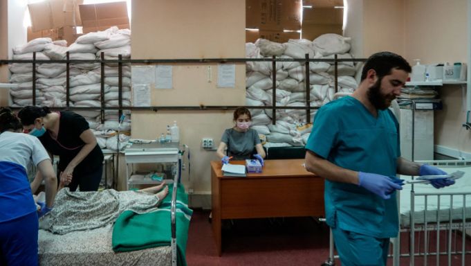 Volodimir Zelenski: Ruşii au devastat 400 de spitale şi centre medicale. Unele nu mai au nici măcar antibiotice de bază